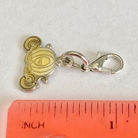 Vintage Disney Cinderella Wedding Carriage Princess Zipper Pull Bag Charm Purse - Picture 8 of 8